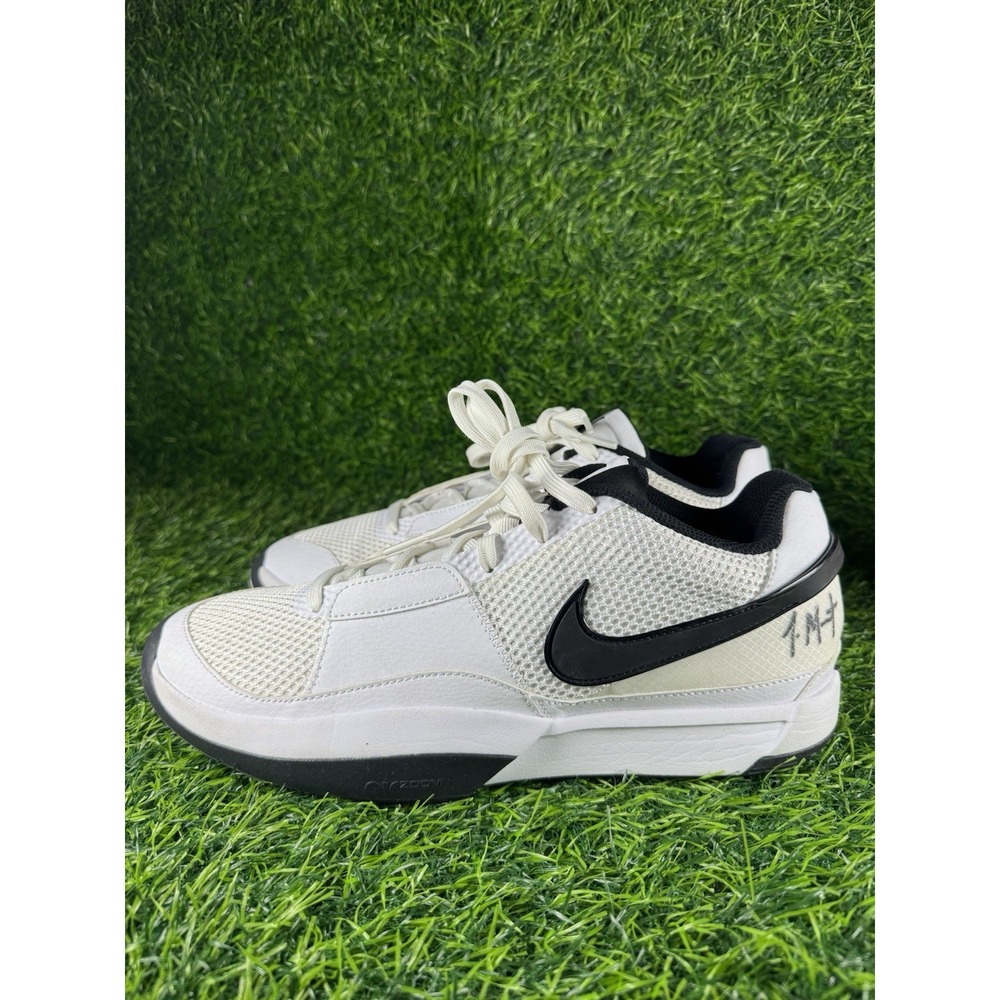 Nike Giannis Immortality 3 White Black Basketball Shoes Mens Sz 10.5 FV1303-100